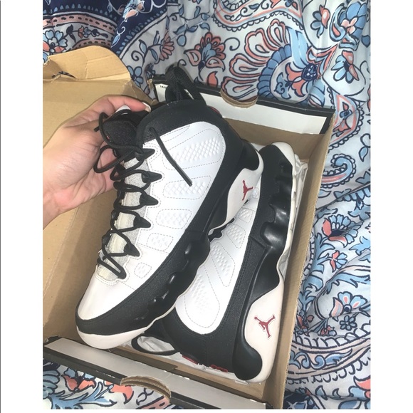 Jordan 9 space jam size 5.5y - Picture 1 of 3